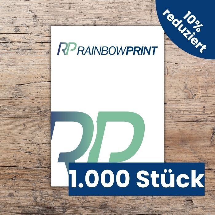 Flyer in DIN A4 von Rainbowprint, der auf einem Tisch liegt. Dar�ber ein Banner mit 